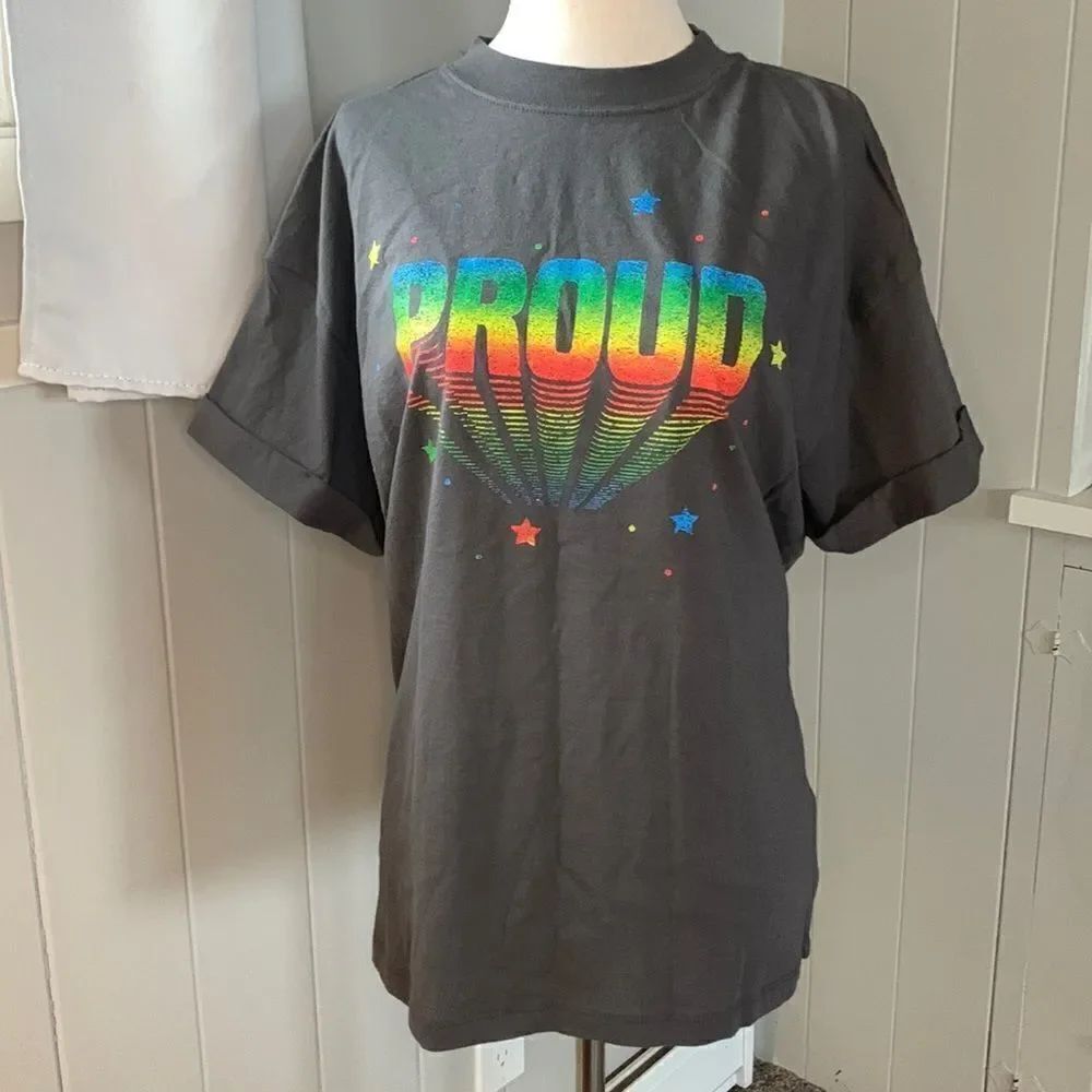 Girl Dangerous Pride tee shirt sz sm